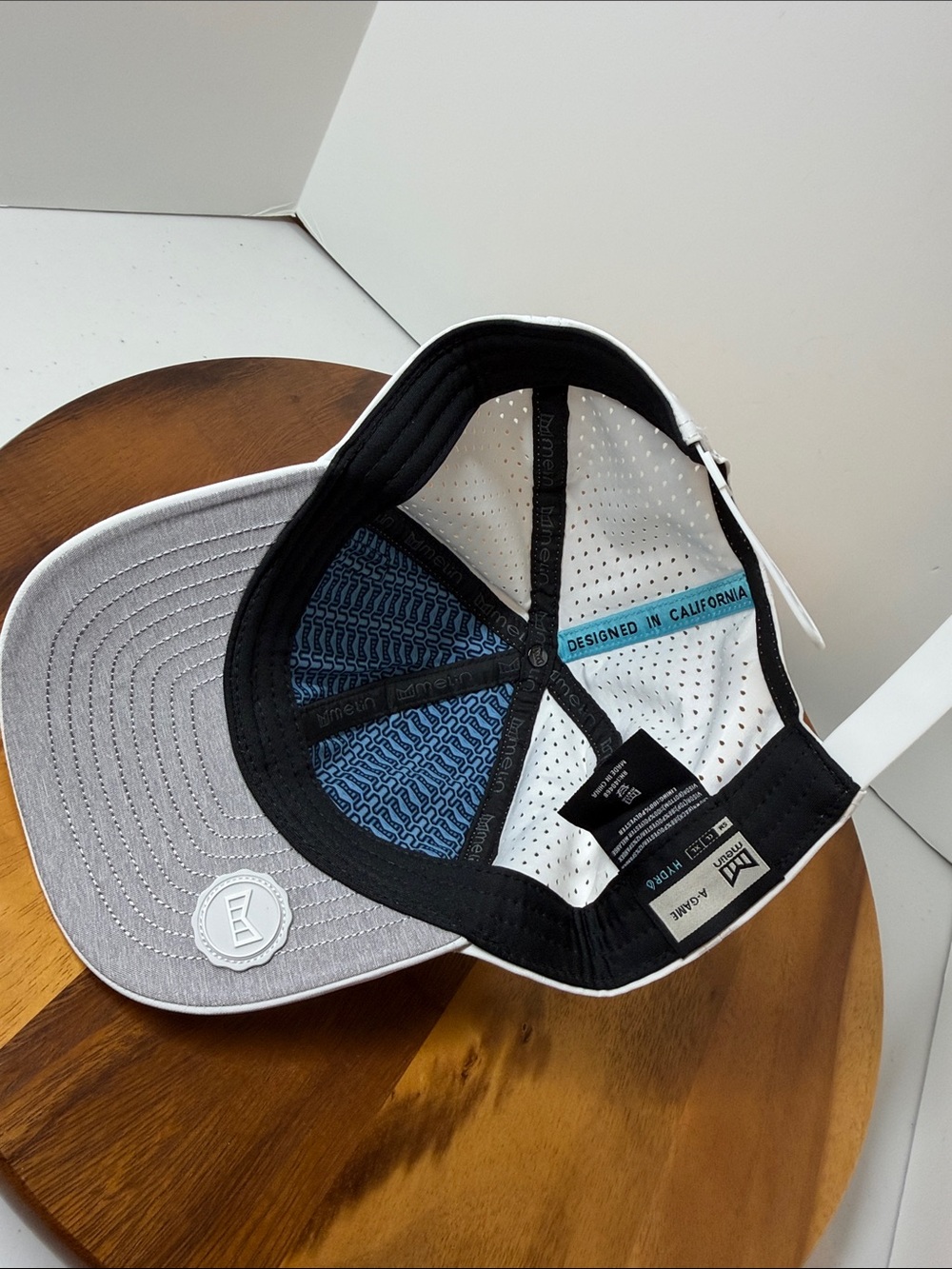 Melin white A-Game Hydro hat, clean, size SM - Picture 7 of 8